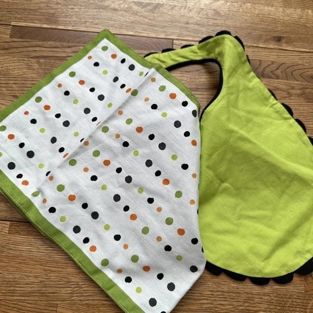 NWOT Halloween Bib‎ And Burp Cloth